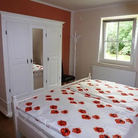 With 2 Bedrooms Rothehaus